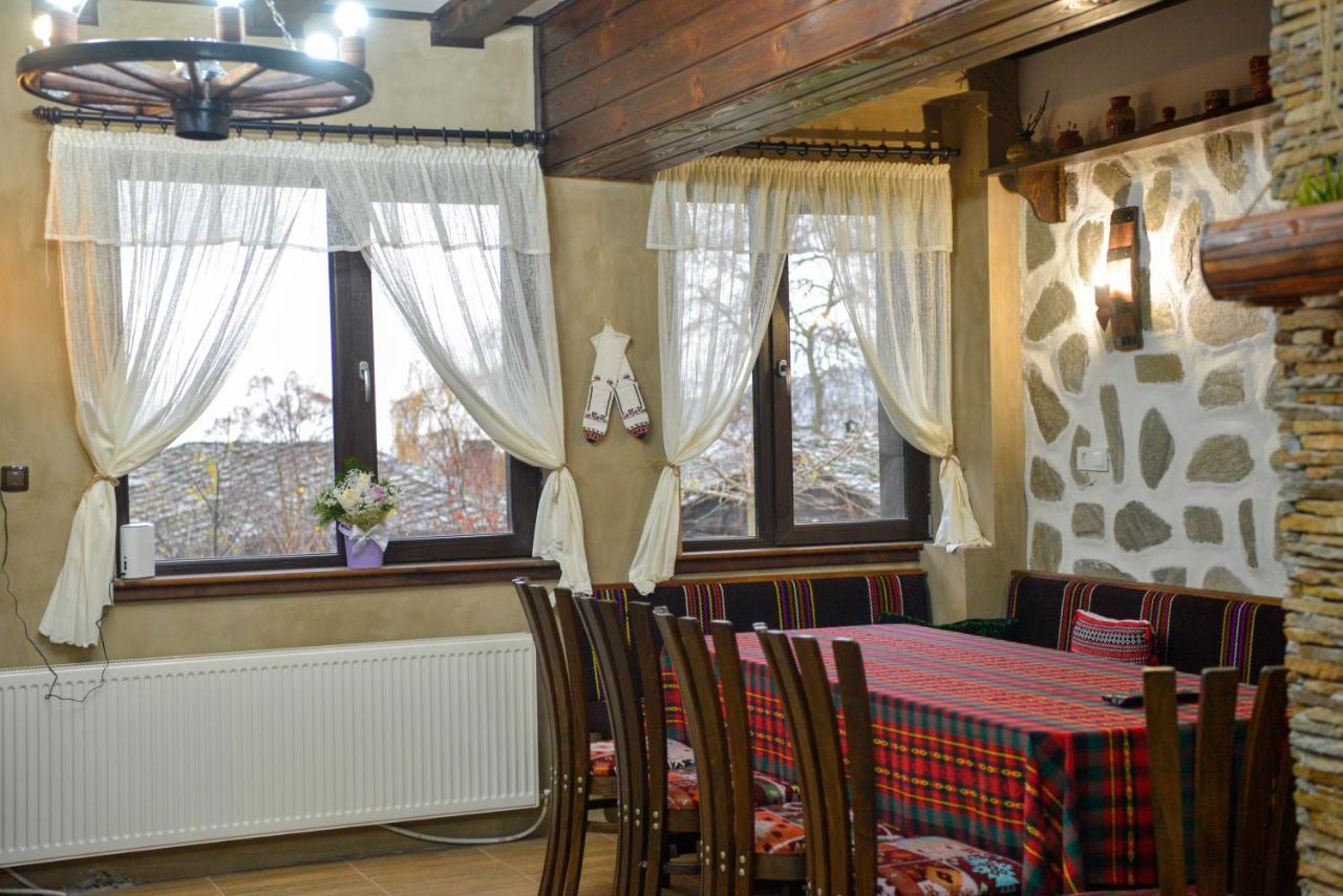 Къщи За Гости Неси Leshten Esterno foto